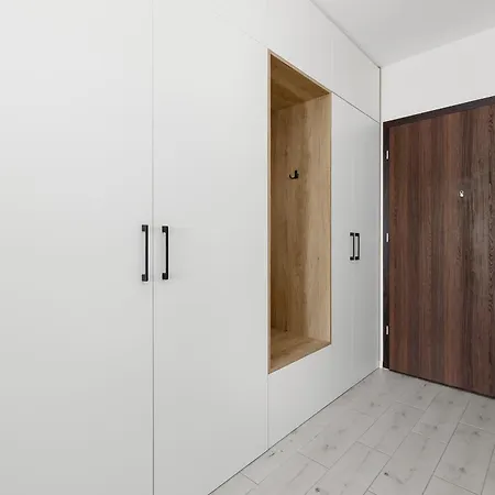 Hanza Tower 514 By Bookinghost Apartamento